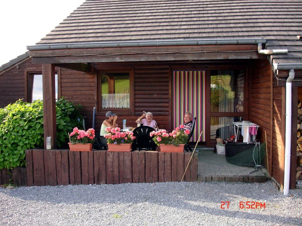 Aux 4 Chalets Bouillon Bagian luar foto